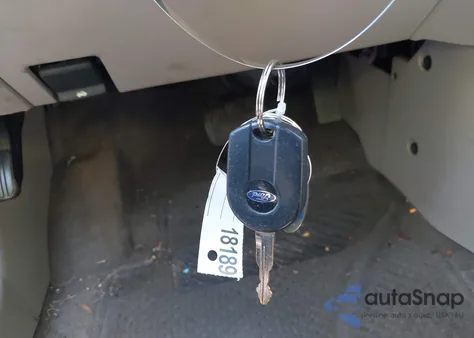 2009 Ford Escape Xlt z USA, uszkodzony, nr VIN 1FMCU037X9KA81564